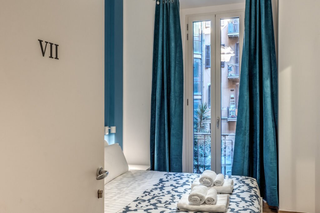 Camera Orazio VII Roma centro - B&B accogliente con stanza luminosa per soggiorni brevi e turistici.